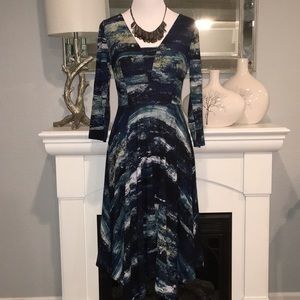 Vera Wang stretch dress with 3/4 inch sleeves